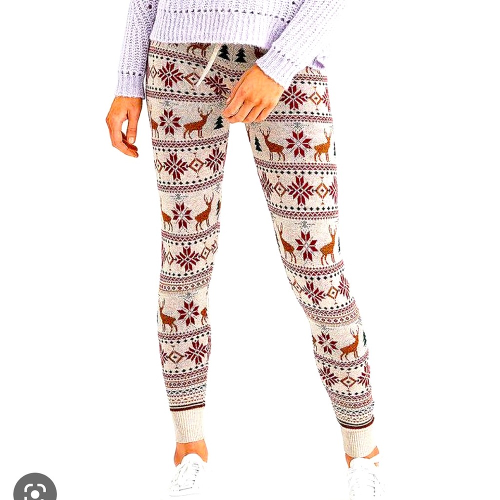 American Eagle reindeer sweater leggings